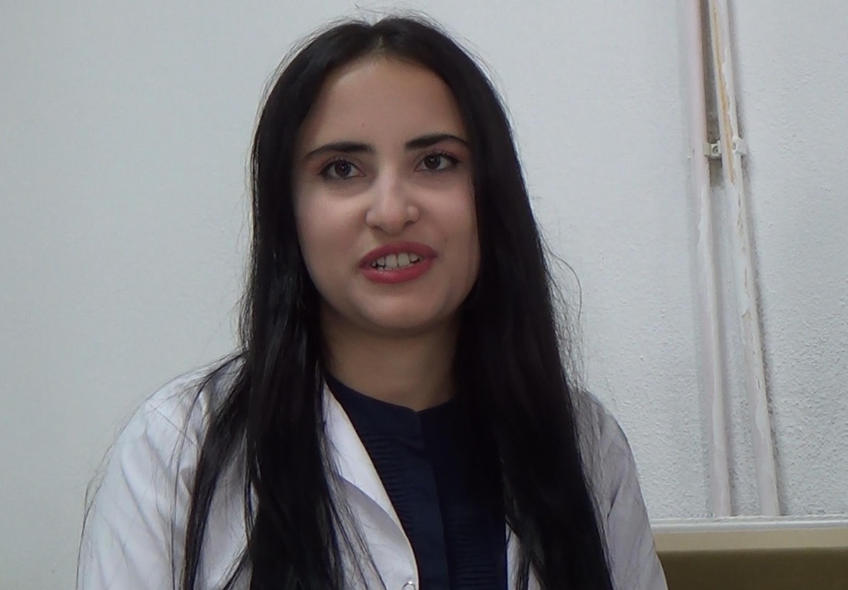 Erzurum Çat\'ta ikiz kardeşler Fatmanur ve Zehranur Kahraman aynı okulda görev yapıyor