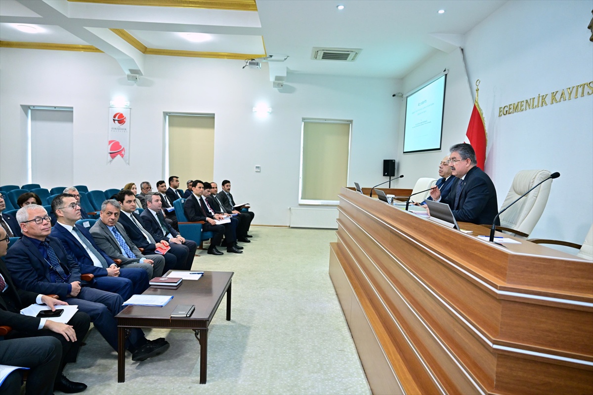 Eskişehir\'de vakıfların performans karnesi Vali Yılmaz başkanlığında görüşüldü