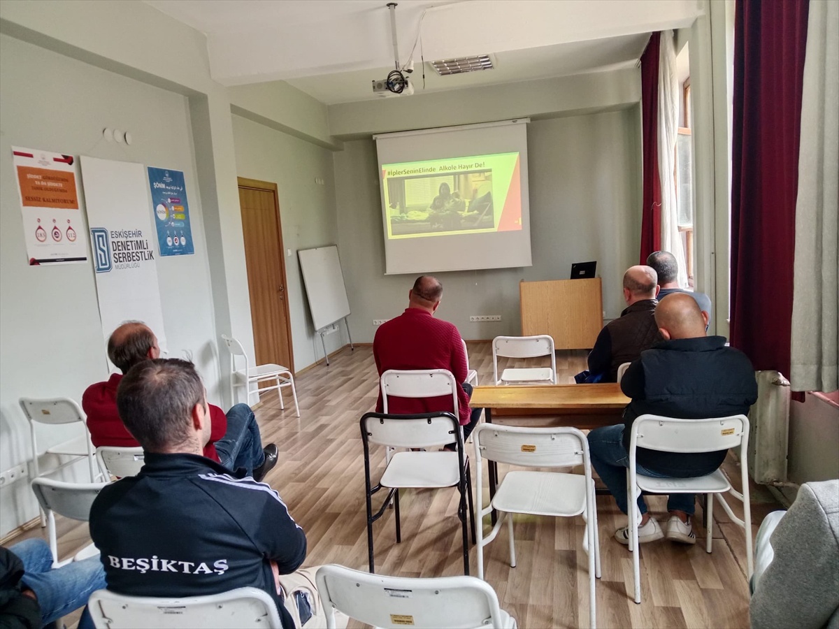 Eskişehir Denetimli Serbestlik\'te yükümlülere TBM kapsamında alkol semineri verildi
