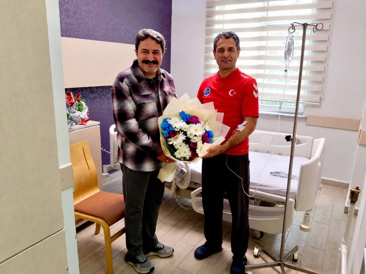Eskişehir Gençlik ve Spor İl Müdürü, dünya şampiyonu Balk\'ı hastanede ziyaret etti