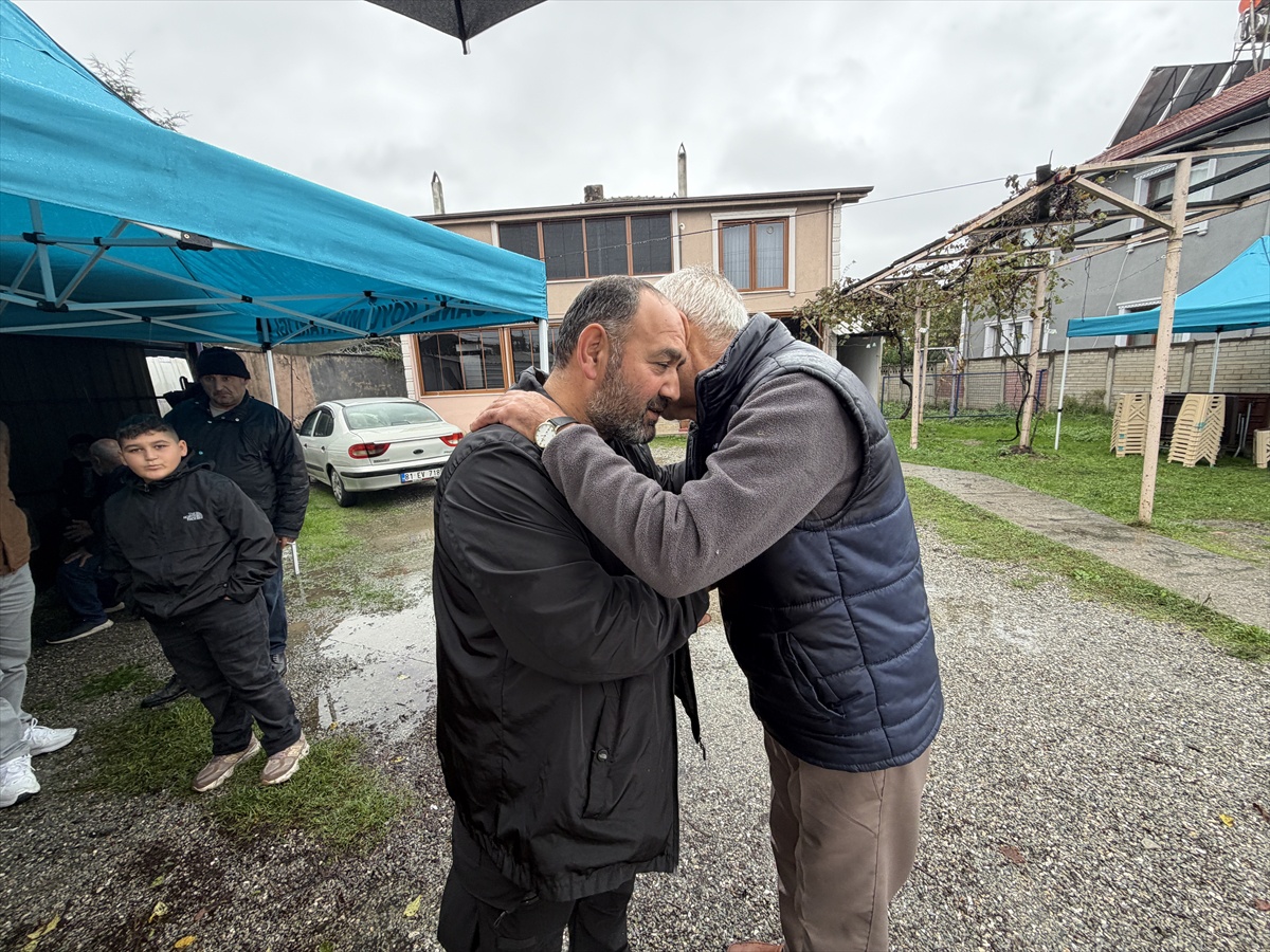 Fatih\'te su birikintisinde akıma kapılan 14 yaşındaki çocuk Düzce\'de toprağa verildi