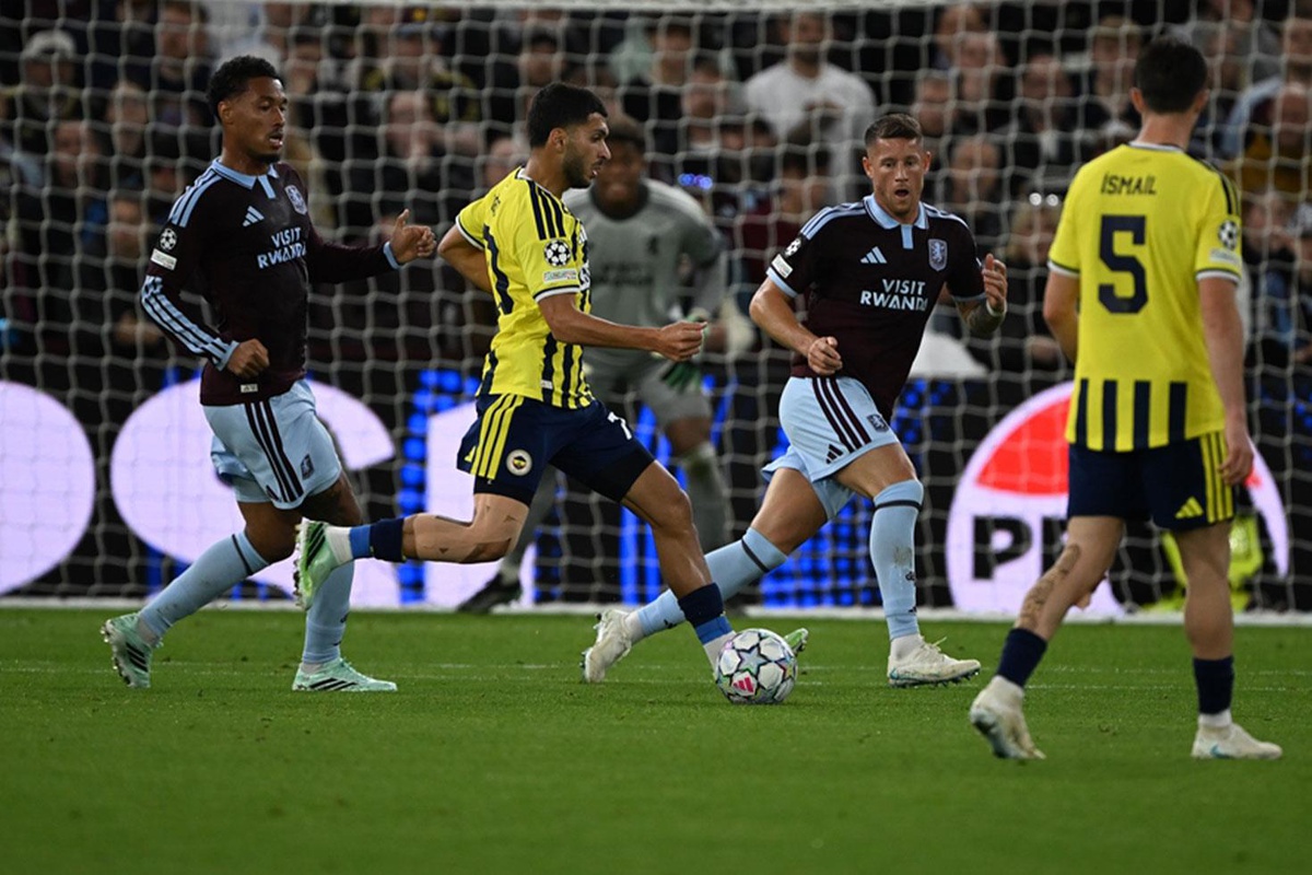 Fenerbahçe\'de 6 farklı mağlubiyete rağmen alkışlar Oğuz Aydın\'a