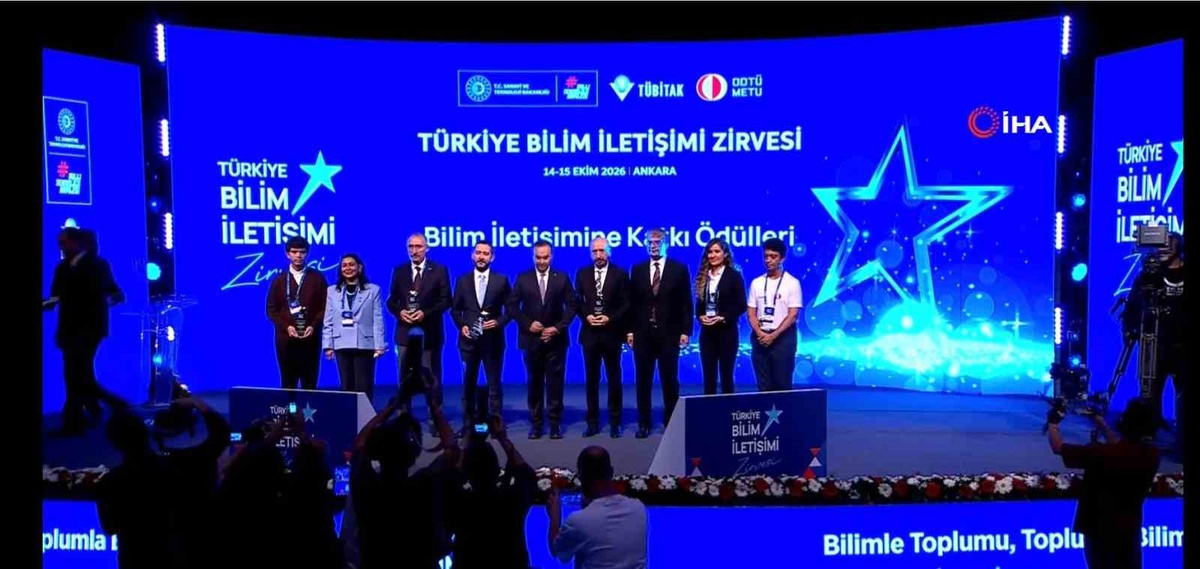 Fırat Üniversitesi\'ne TÜBİTAK bilim söyleşileri birincilik ödülünü Bakan Kacır verdi
