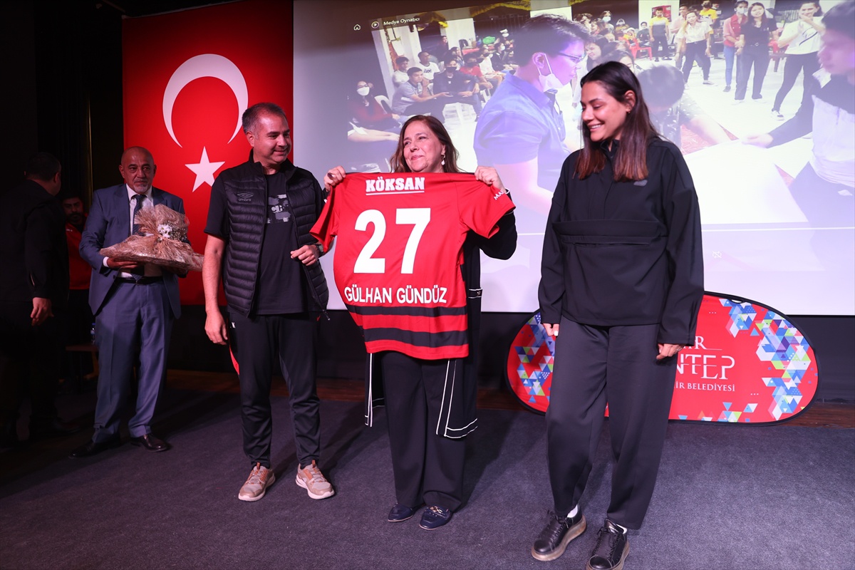 Gaziantep\'te düzenlenen seminerde çocuk ve sporcu hakları anlatıldı