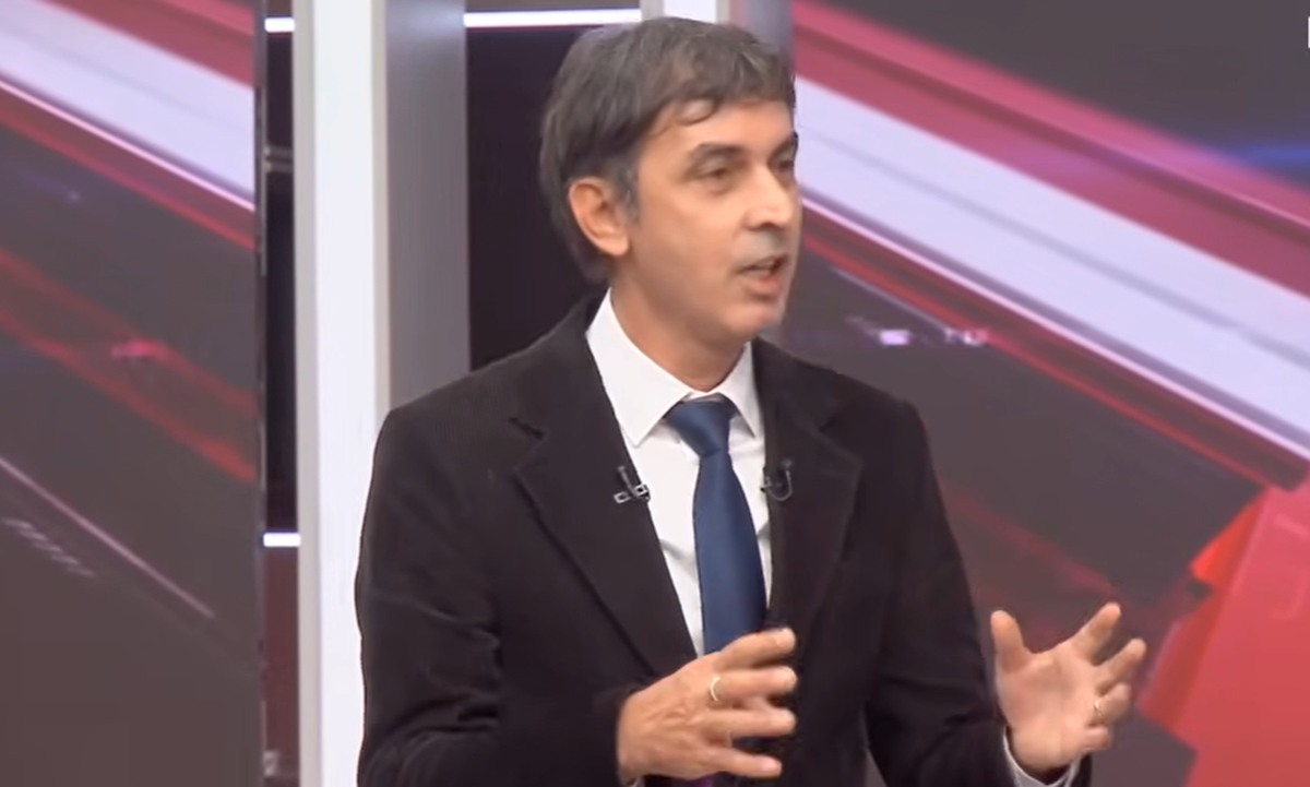 Fon soruşturmasında gazeteci Bahadır Özgür gizlilik ihlali suçlamasıyla gözaltına alındı
