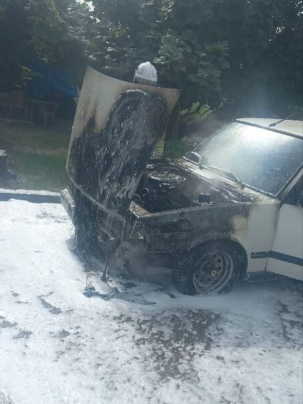 Hatay Erzin\'de TOFAŞ marka otomobil yangında kullanılmaz hale geldi.