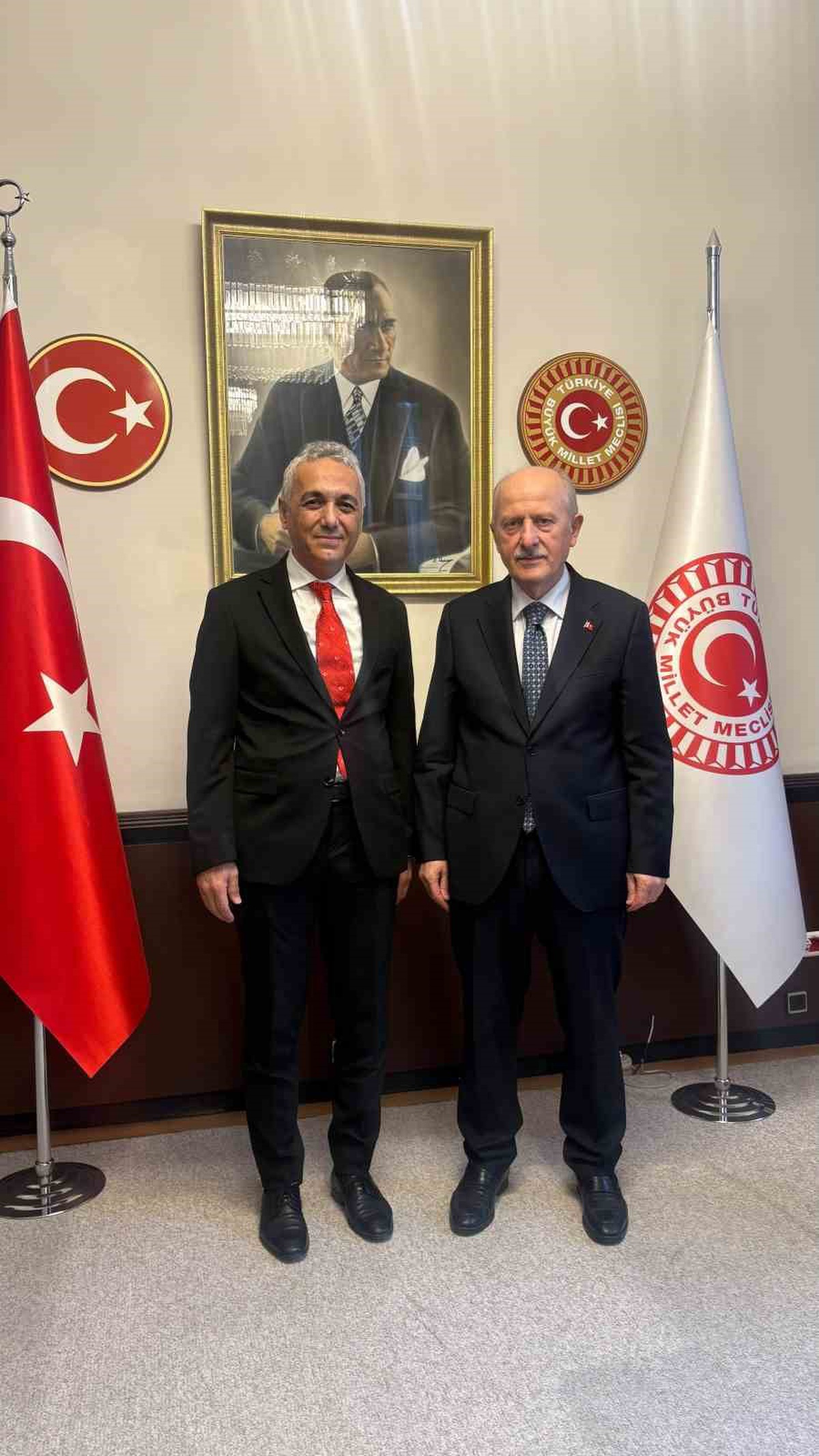 HEKİMSEN, TBMM\'de hekim hakları ve Hekimlik Meslek Kanunu taslağını masaya yatırdı