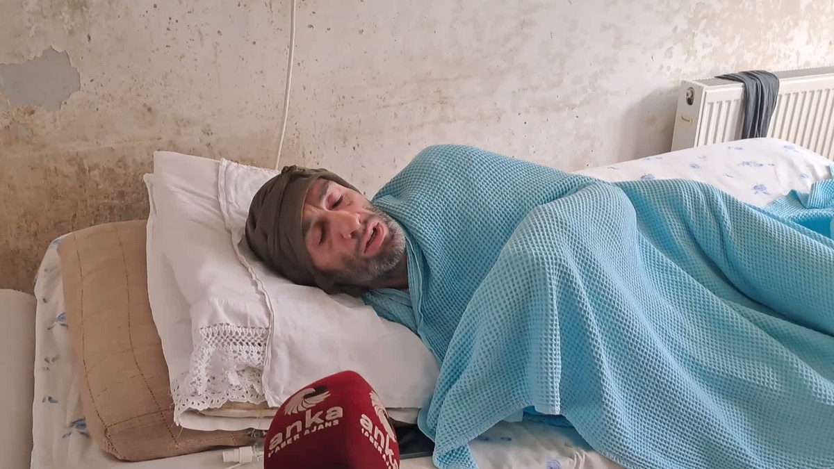 Hopa\'da zatürre hastası, küflü evde sağlık kurulu raporu olmadan destek bekliyor
