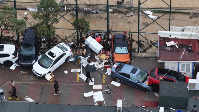 İstanbul Valisi Davut Gül sel felaketine ilişkin son durumu paylaştı: 3 kişi öldü, 5 kayıp var