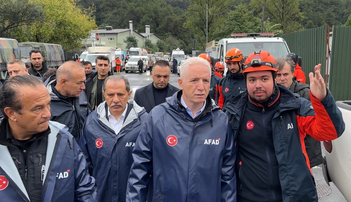 İstanbul\'da yağış: Ayazağa\'da 2 bin 500 kişi kurtarıldı, 3 kişiden haber yok