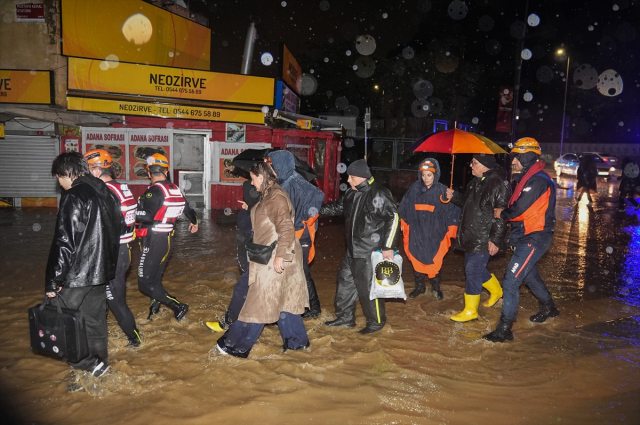 İstanbul'da okullar yarın da tatil edildi