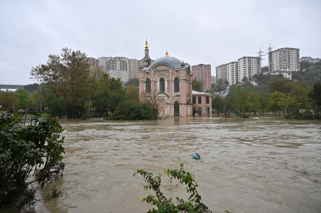 İstanbul'da yeni sel alarmı! 17 Ekim Cumartesi için korkutan uyarı