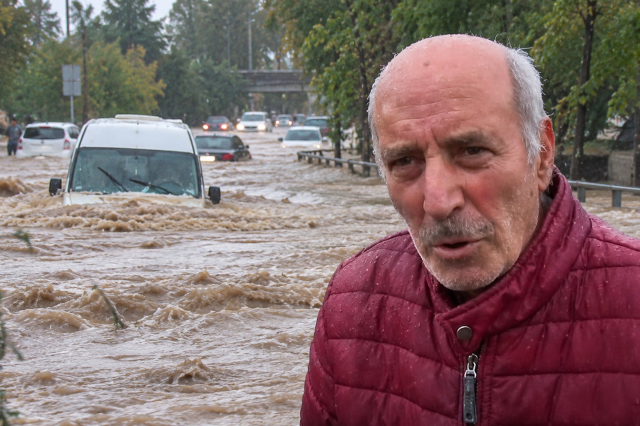 İstanbul'da yeni sel alarmı! 17 Ekim <a class='keyword-sd' href='/cumartesi/' title='Cumartesi'>Cumartesi</a> için korkutan uyarı