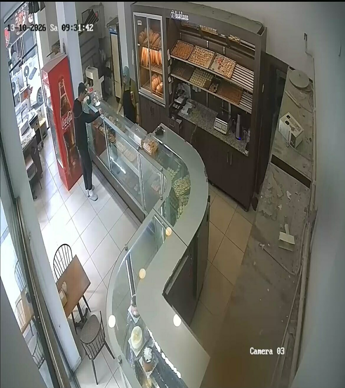 İzmir Bornova\'da DMD hastası çocuğun bağış kumbarası çalındı, anlar kameraya yansıdı