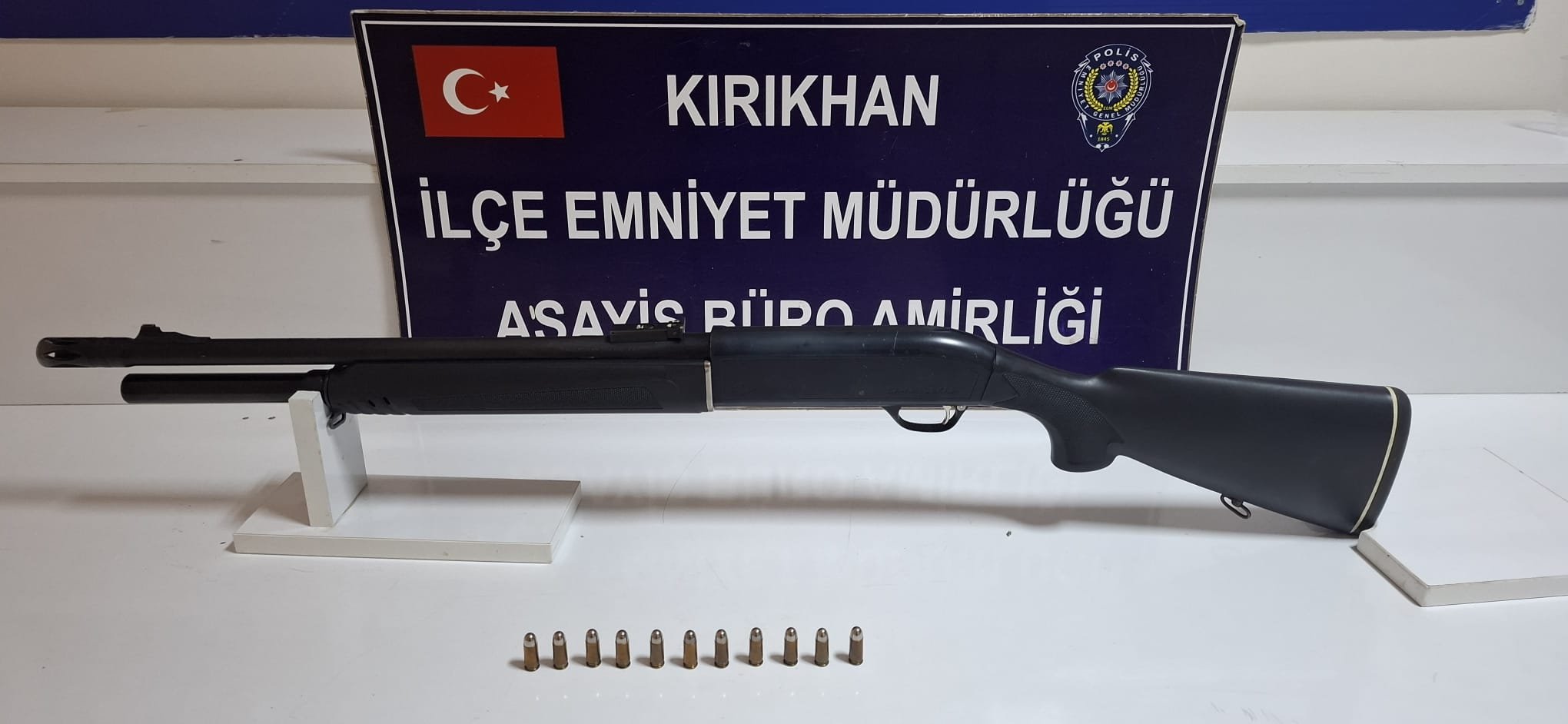 Kırıkhan'da kurşunlama şüphelisi 4 kişi tutuklandı, aramada pompalı tüfek bulundu