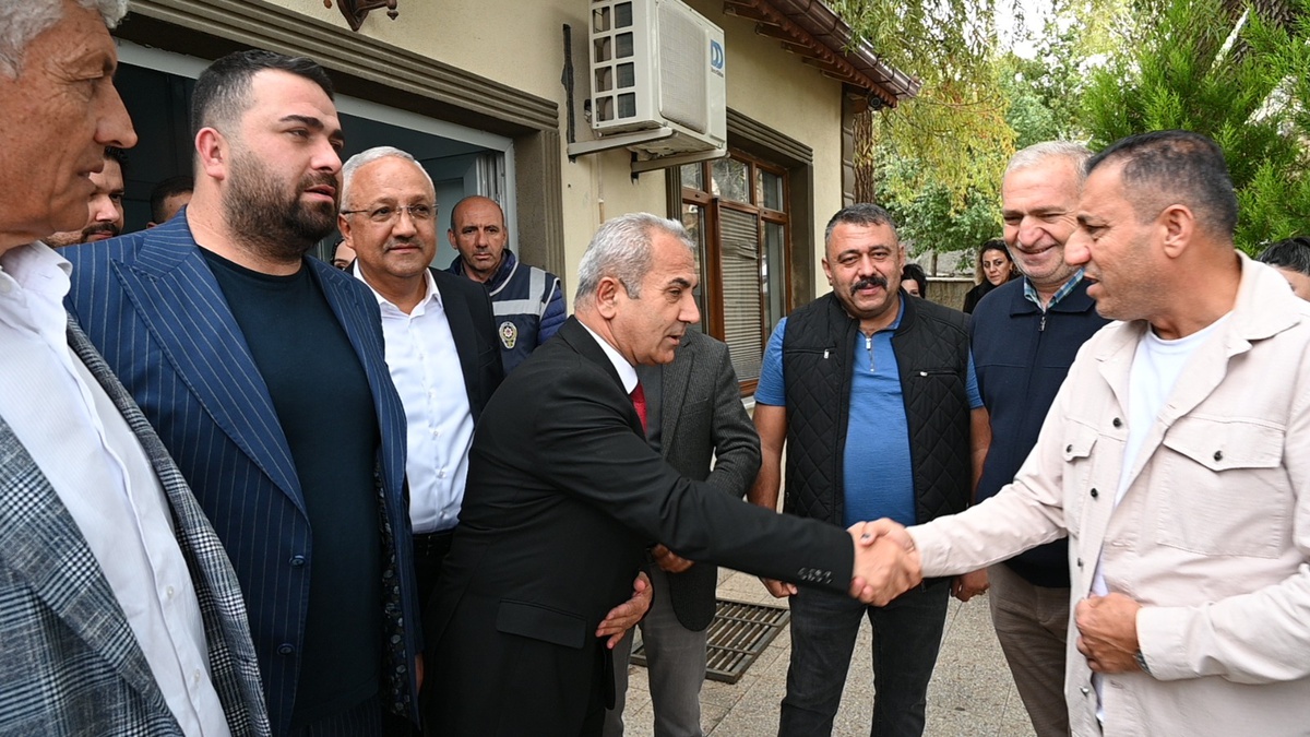 Kırıkkale Yahşihan\'da başkan vekilliği seçimini AK Parti\'li Açıkgöz 10 oyla kazandı
