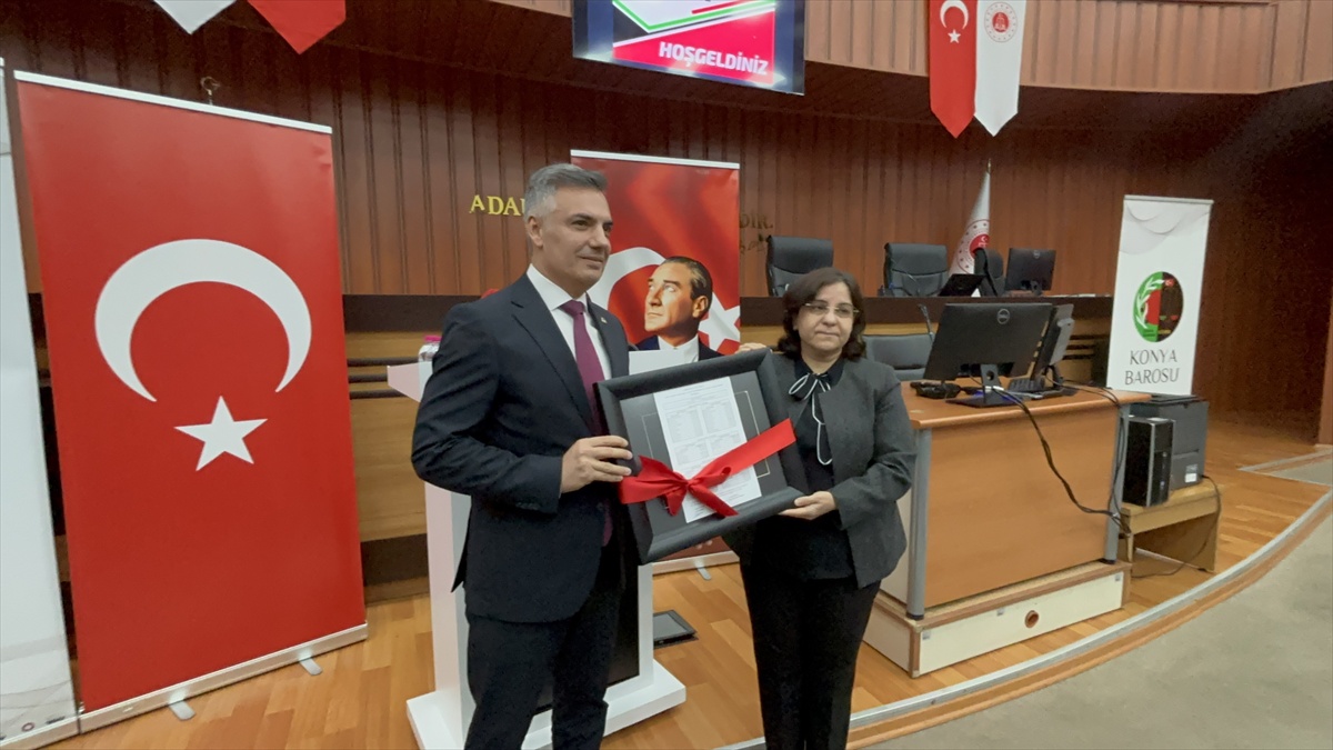 Konya Barosu Başkanlığına yeniden seçilen Oktay Unkur mazbatasını törenle aldı
