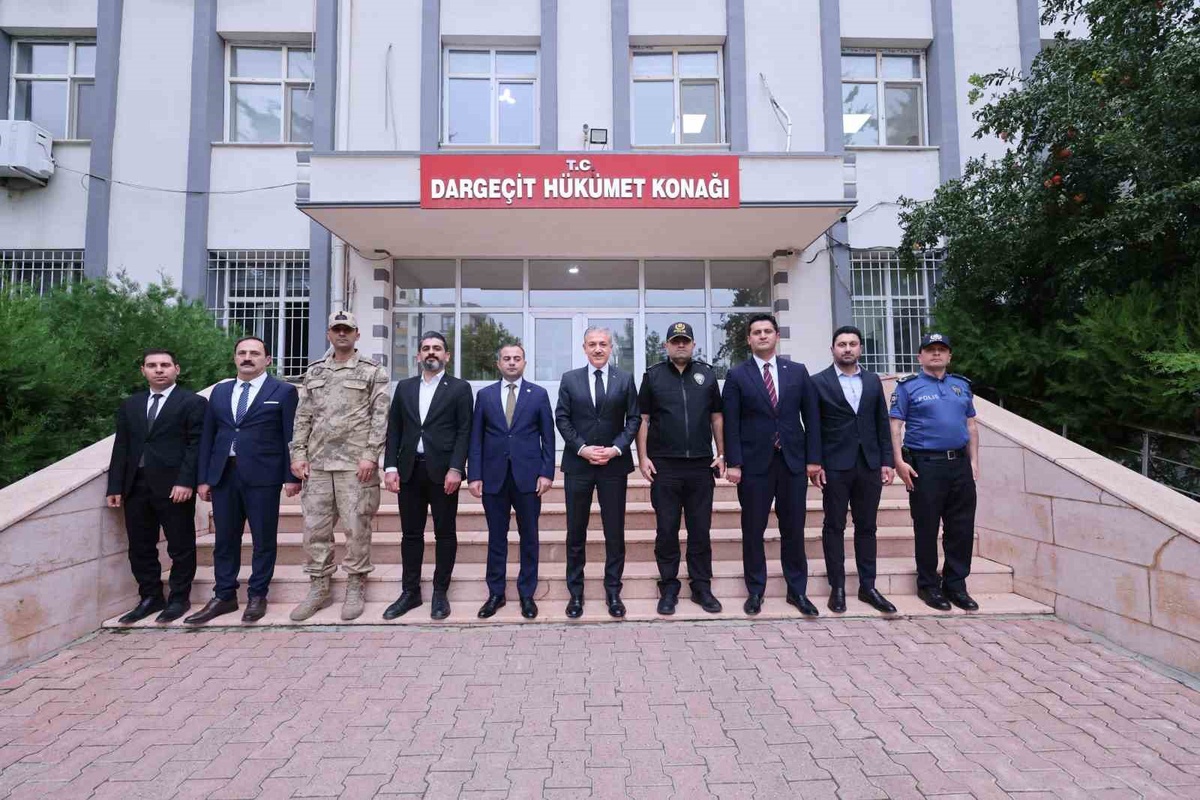 Mardin Valisi Akkoyun, Dargeçit\'te Kaymakam Köse\'ye hayırlı olsun ziyaretinde bulundu