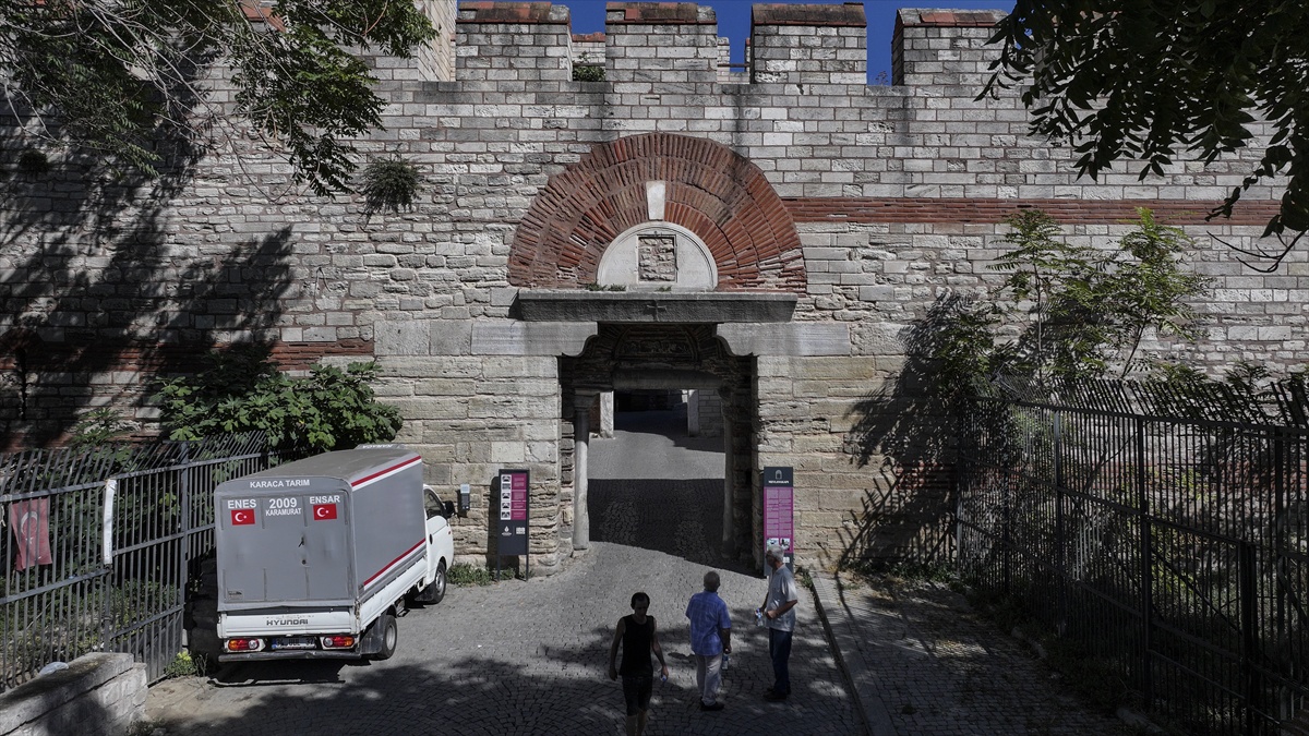 Yasin Saygılı, Mevlana Kapı\'nın Rhesium\'dan bugünkü adına uzanan hikayesini anlattı