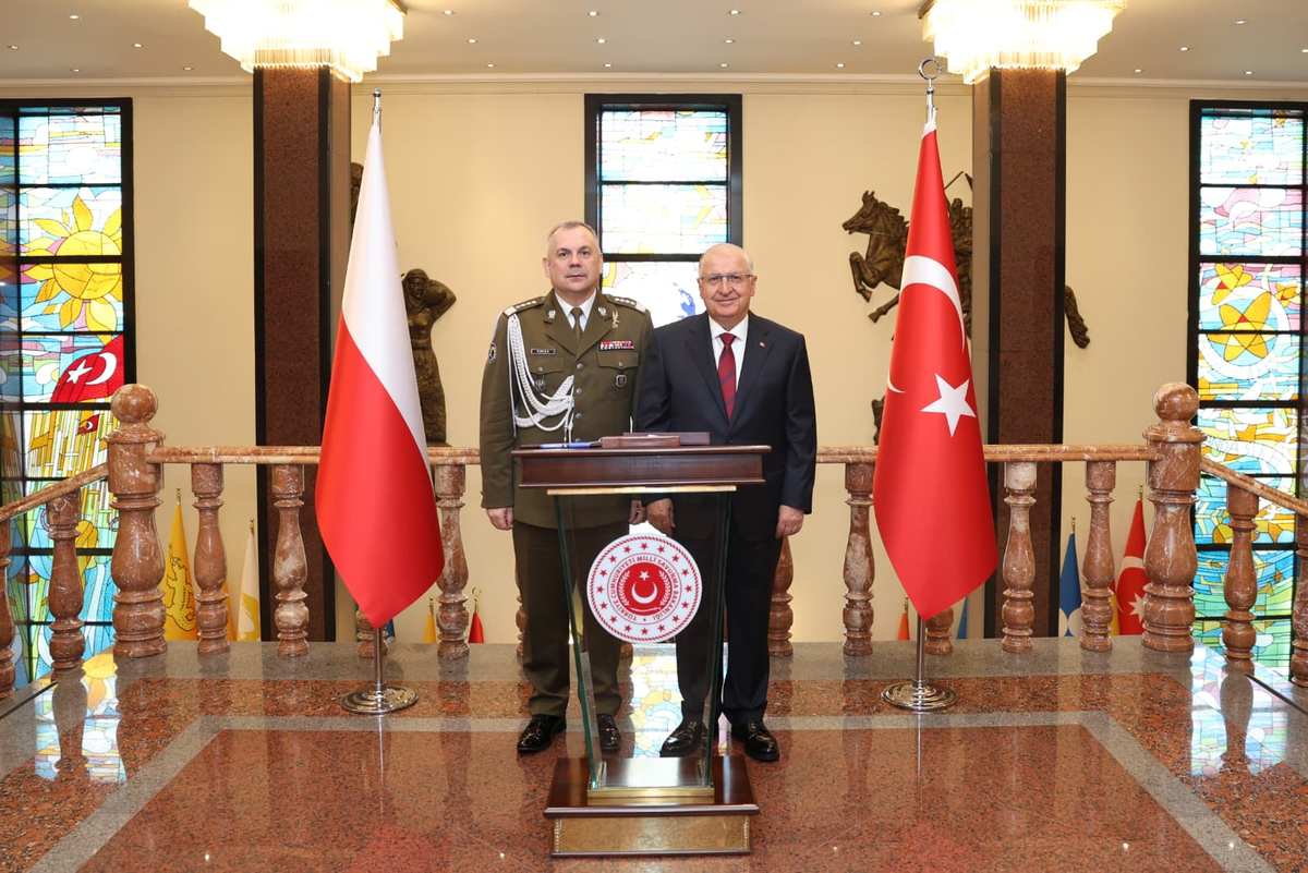 Milli Savunma Bakanı Yaşar Güler, Polonya Genelkurmay Başkanı Kukula\'yı kabul etti