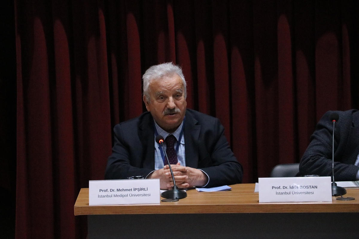 Prof. İpşirli, NKÜ\'deki Balkan sempozyumunda ulemanın 1878 sonrası tutumunu anlattı