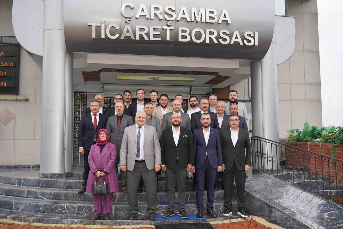 Samsun Çarşamba\'da daire amirleri Ticaret Borsası Başkanı Yılmaz\'a hayırlı olsun dedi