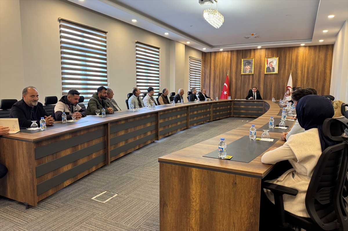 Sason\'da festivalde 400 bin liraya satılan balın bedeli üreticilere verildi
