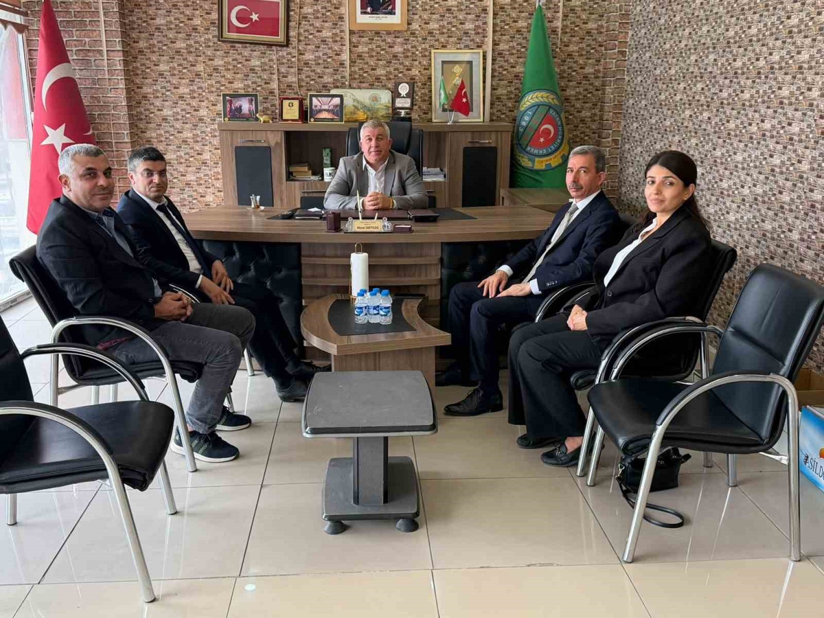 SGK Şırnak İl Müdürü, Cizre Ziraat Odası\'nda çiftçilerin prim koşullarını görüştü