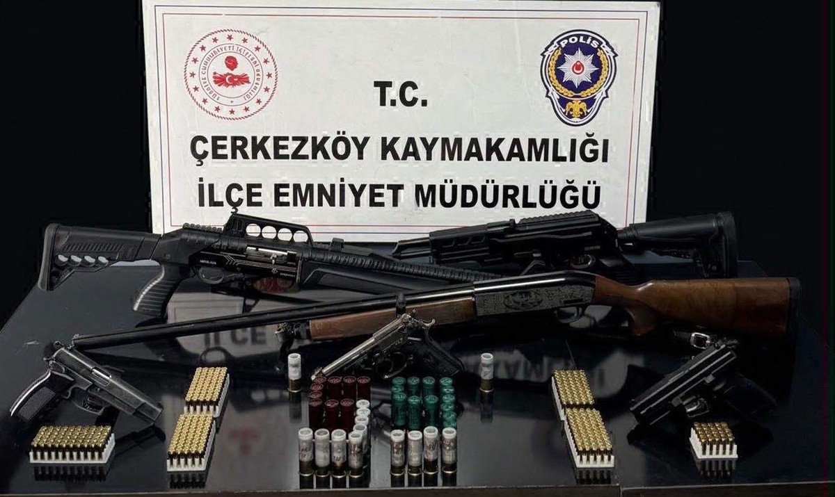 Tekirdağ Çerkezköy\'de 16 adrese operasyon düzenlendi, 10 şüpheli gözaltına alındı