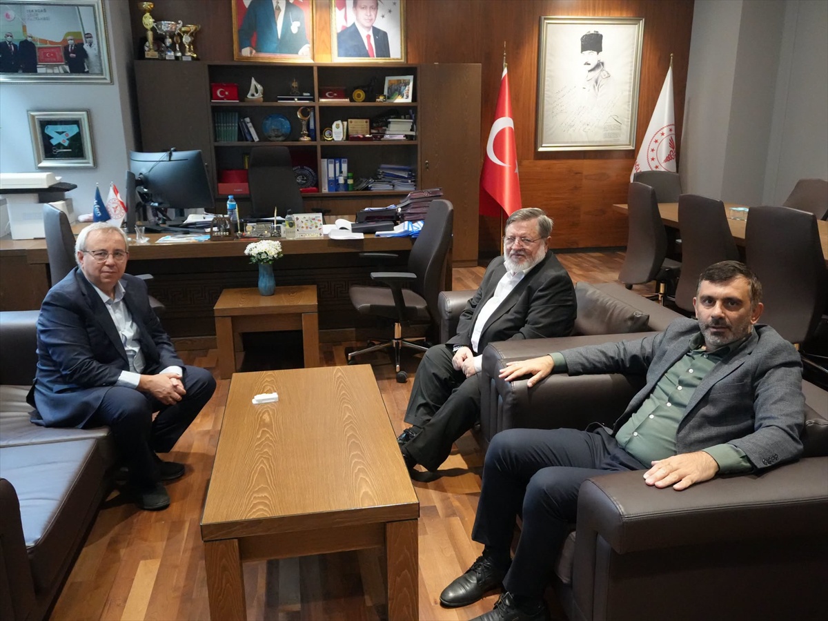 NKÜ İlahiyat Fakültesi öğretim üyeleri Başhekim Tabakoğlu\'yla iş birliğini görüştü