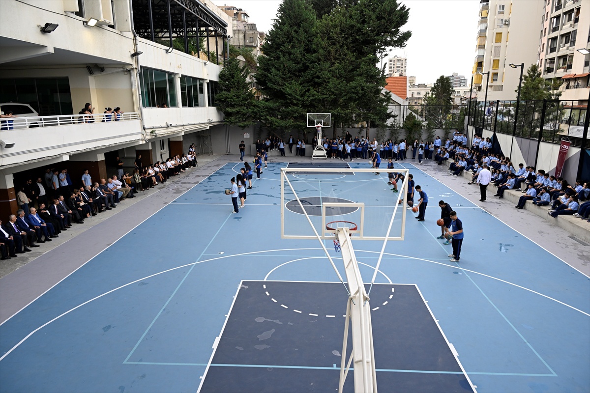 TİKA, Beyrut\'taki Saint George Koleji\'nde yenilediği spor alanını açtı