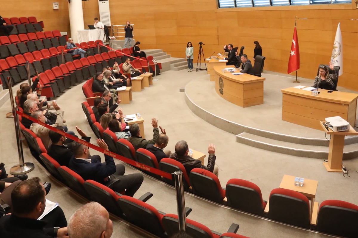 Akhisar Belediye Meclisi 2027-2029 bütçesini oy çokluğuyla kabul etti