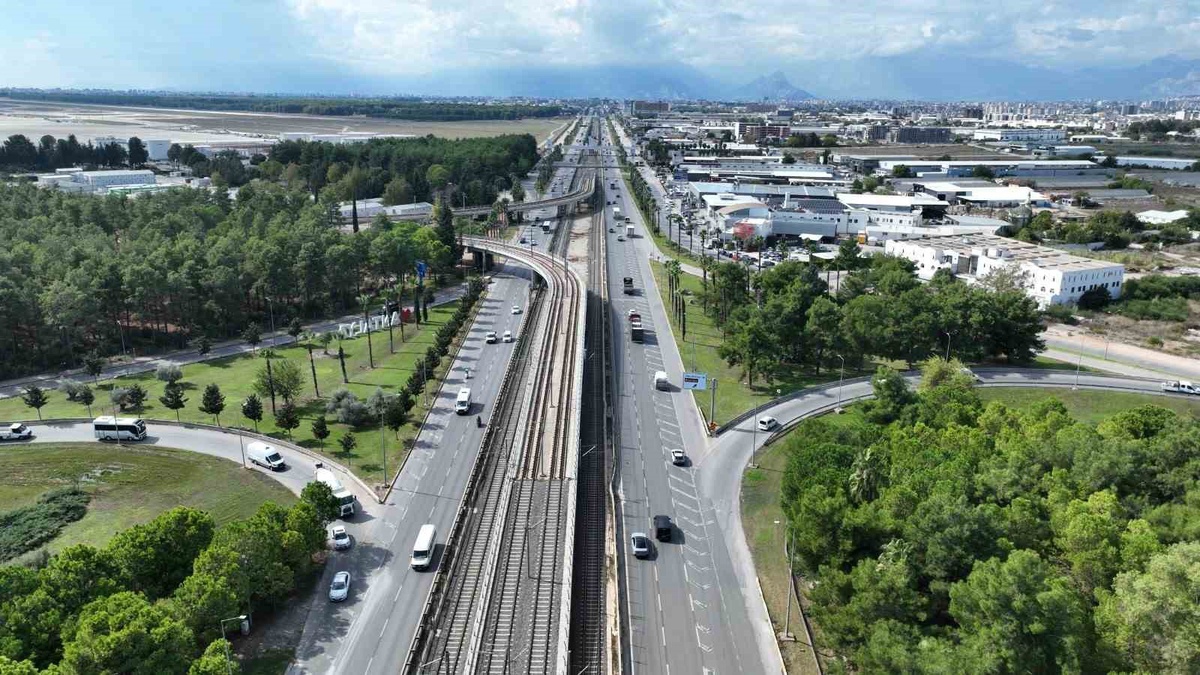 Antalya Valiliği, COP31 için 9-13 Kasım\'da D-400\'de trafik tedbirlerini açıkladı