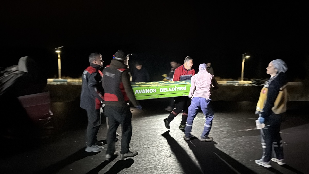 Nevşehir Avanos-Göreme yolunda devrilen otomobilde sıkışan 80 yaşındaki sürücü öldü.