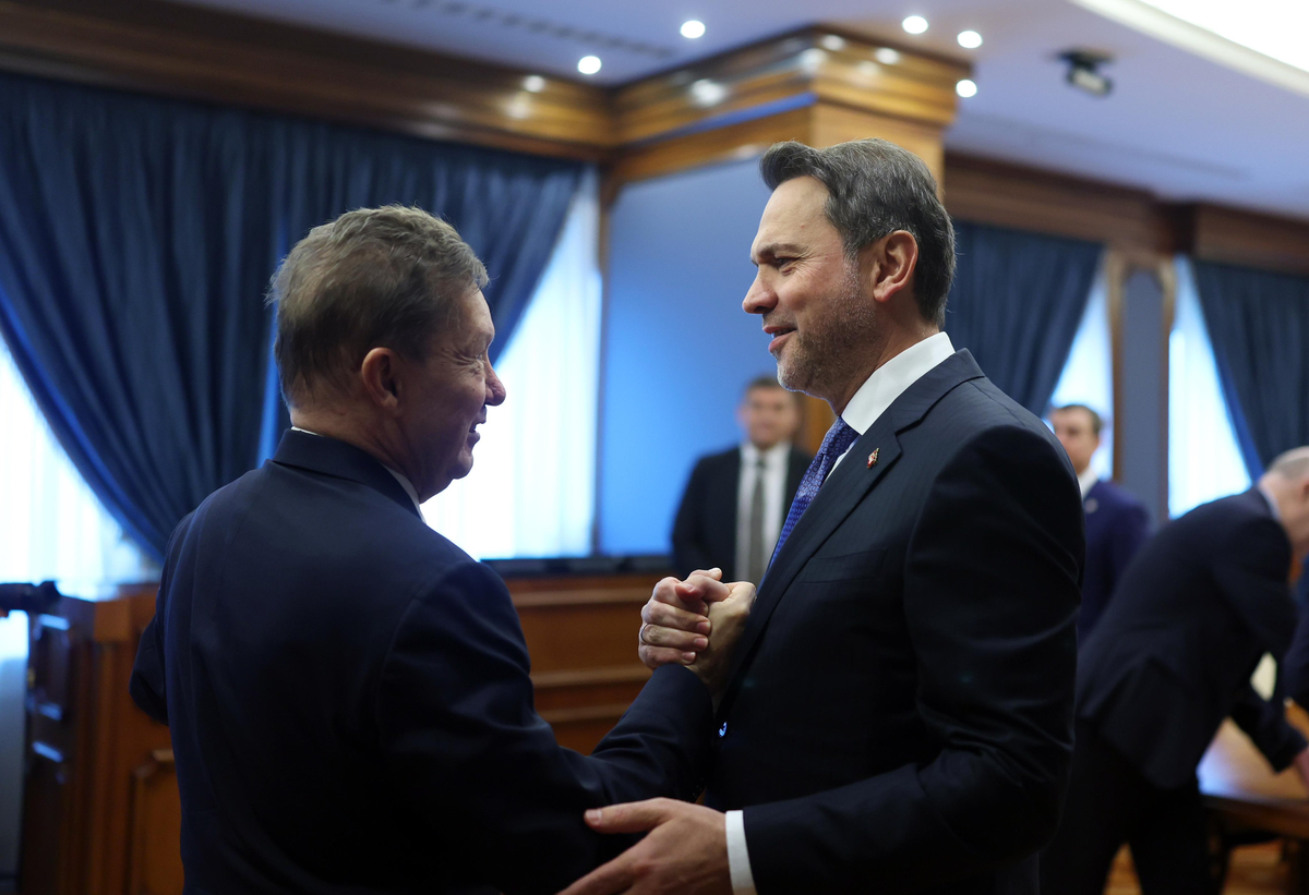 Bayraktar, Moskova\'da Miller ile doğal gaz iş birliğinde yeni fırsatları görüştü