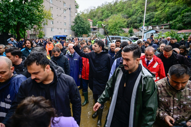 Bakan Kurum ve Bakan Çiftçi, Ayazağa'da incelemelerde bulundu