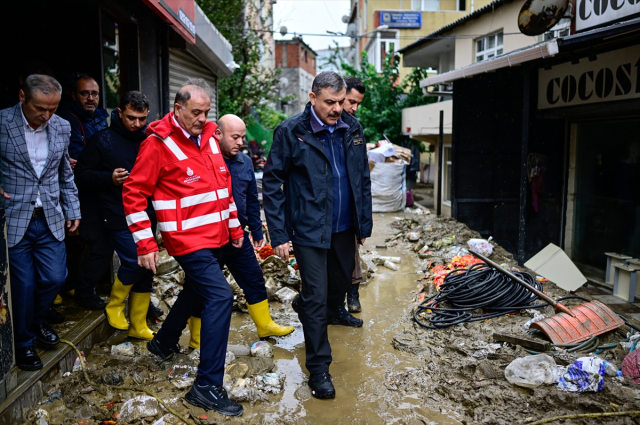 Bakan Kurum ve Bakan Çiftçi, Ayazağa'da incelemelerde bulundu
