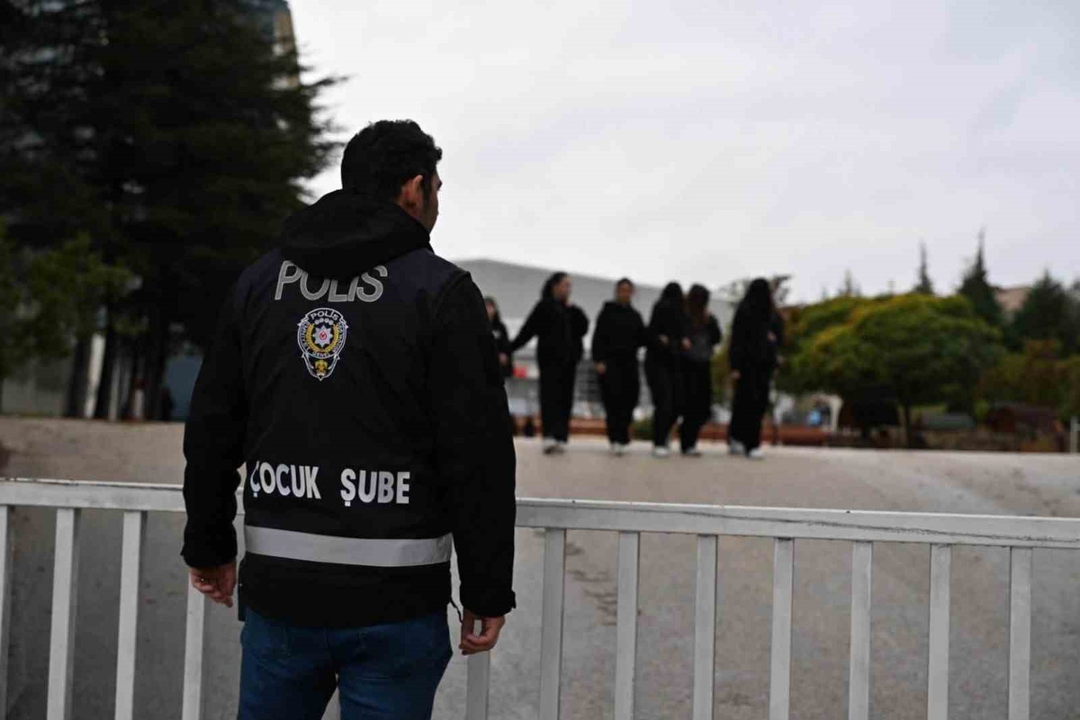 Bilecik\'te okul çevrelerinde metruk bina ve servis denetimi gün boyu sürüyor