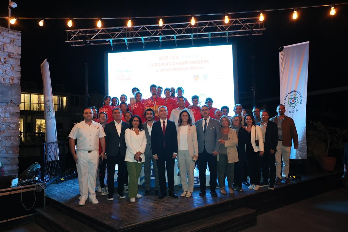 Milli yelkenci Kutsal Güneş Kurnaz, Bodrum'da 19 yaş altı Avrupa şampiyonu oldu.