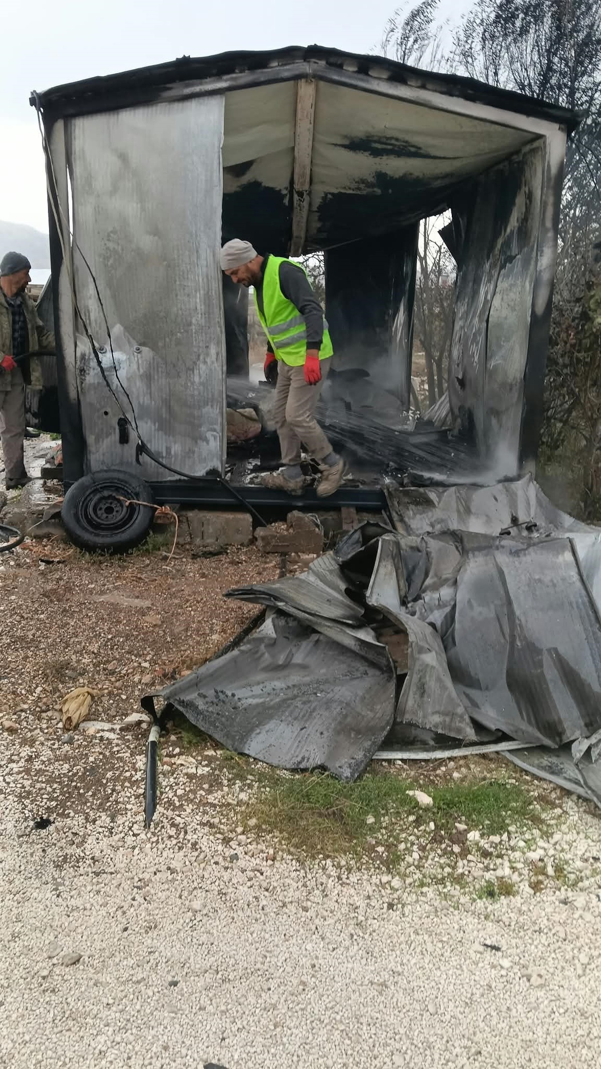 Burdur Çallıca\'da konteyner ev yangınında 85 yaşındaki Durdu Şimşek hayatını kaybetti