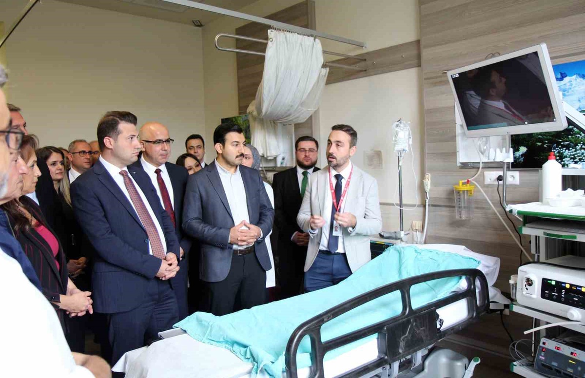 Çivril Şehit Hilmi Öz Devlet Hastanesinde endoskopi ve kolonoskopi hizmete girdi