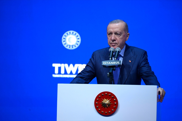 Cumhurbaşkanı Erdoğan'dan fon krizi mesajı! İş insanları alkışlarla karşılık verdi