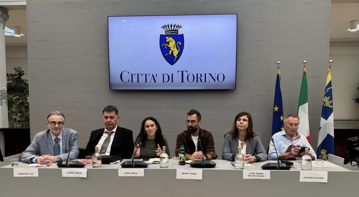 Diyarbakır Eş Başkanı Bucak, Torino\'da barış konferansı basın açıklamasına katıldı