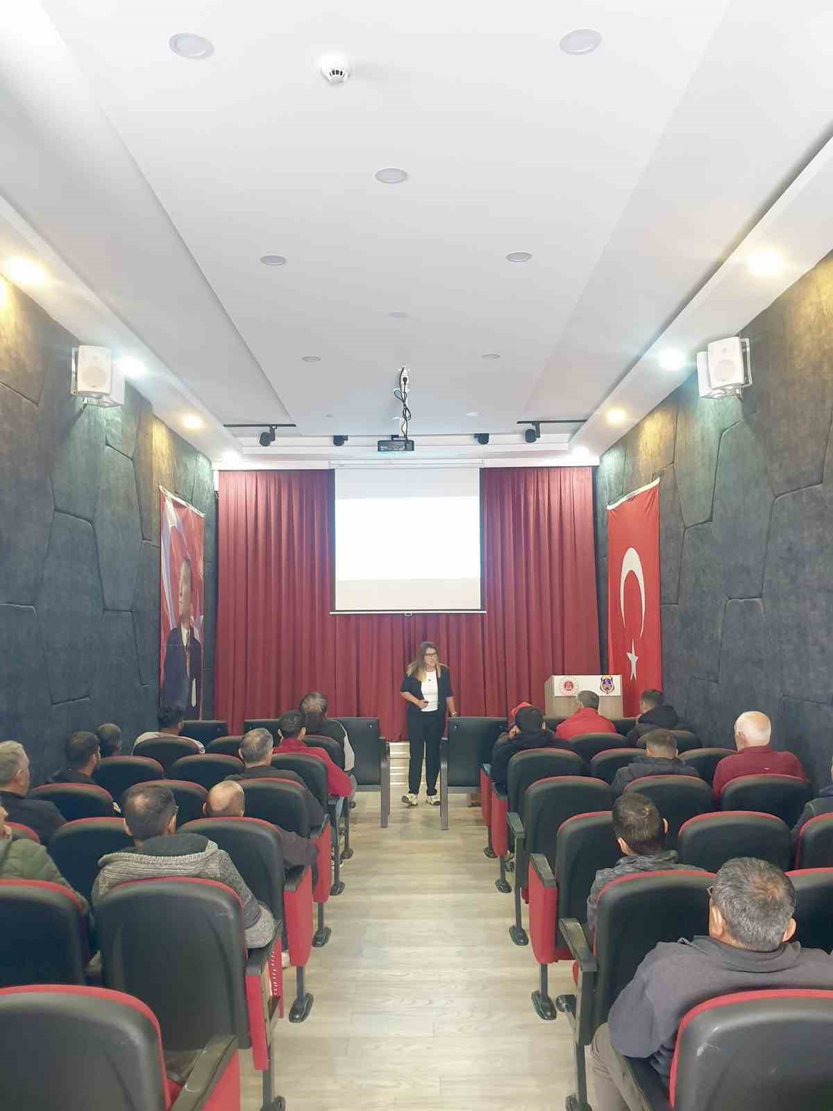 Eskişehir cezaevlerinde tutuklu ve hükümlülere aile içi iletişim eğitimi verildi