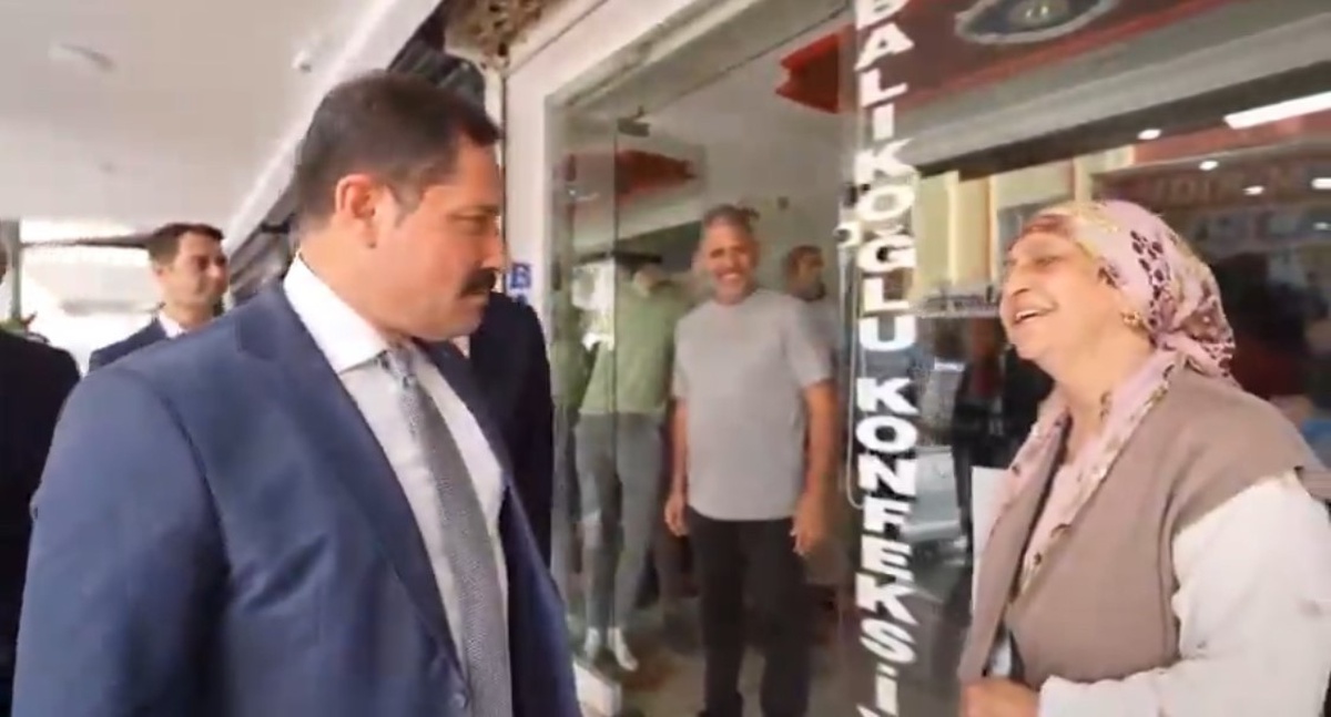 Hatay Valisi Masatlı, Erzin\'de esnafla sohbet edip hayırlı kazançlar diledi