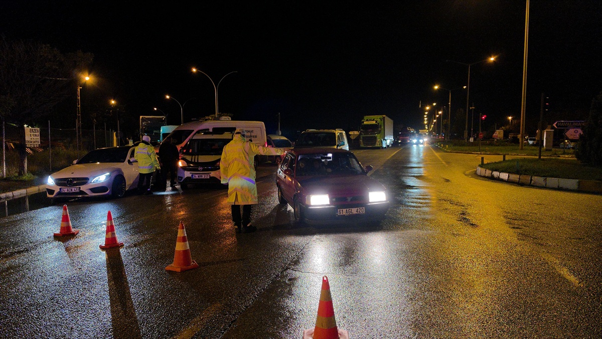 Sansa Deresi\'nde temizlik tamamlandı, Erzincan-Erzurum yolu çift yönlü açıldı