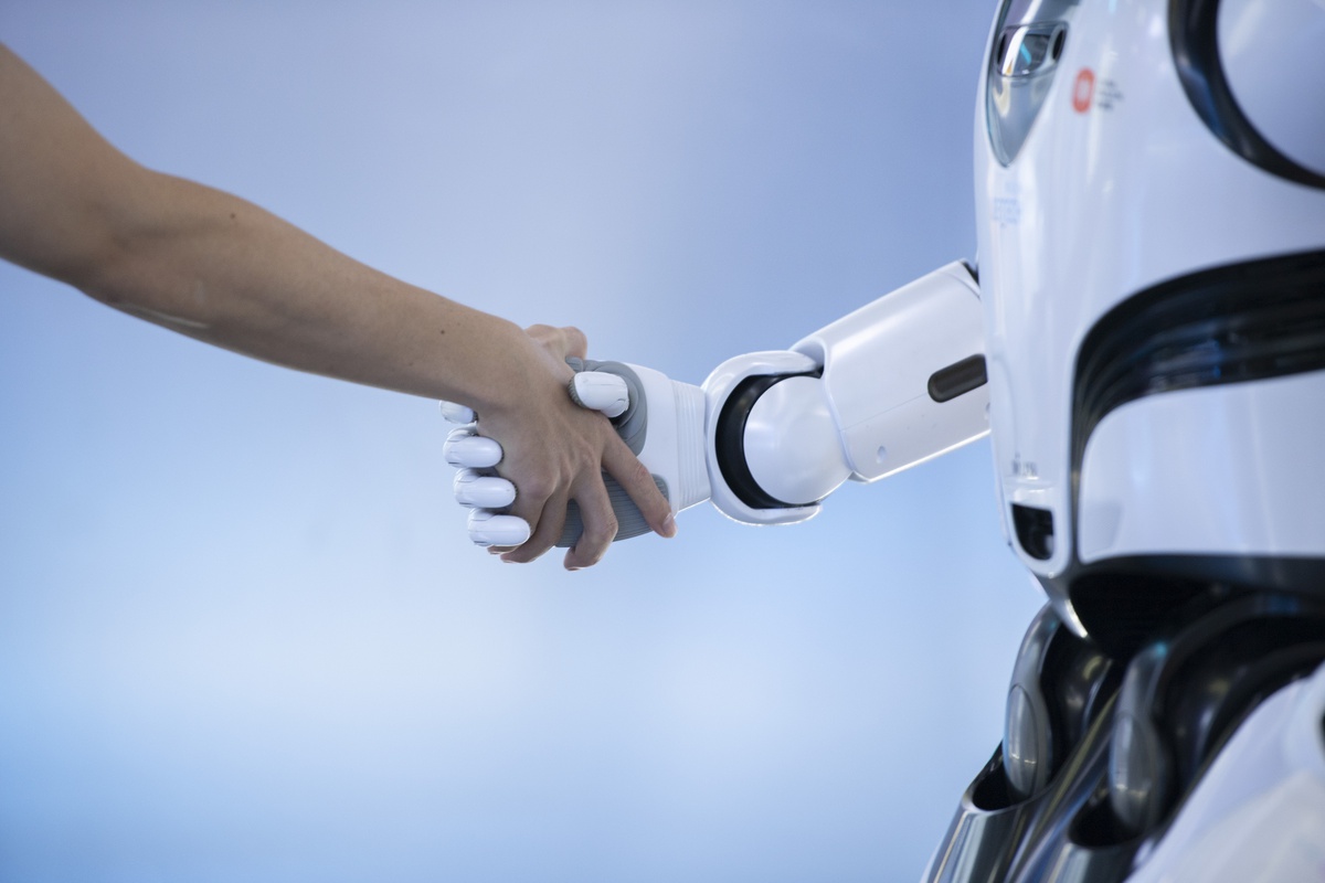 Hong Kong\'da açılan yapay zeka merkezi insansı robotları simülasyonlarla eğitecek