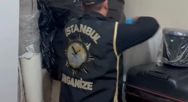 İstanbul’da FETÖ operasyonu! Aralarında aktif kamu görevlisi de var: 19 gözaltı
