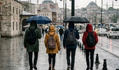 İstanbul'da hafta sonu da eğitime yağış molası! Yüz yüze yapılacak dersler ve sınavlar ertelendi