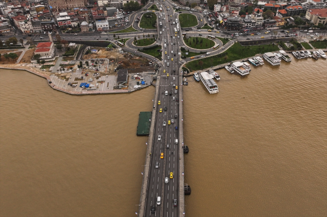 İstanbul'da polis helikopteri, Sarıyer ve Haliç'te sel alanlarını havadan inceledi